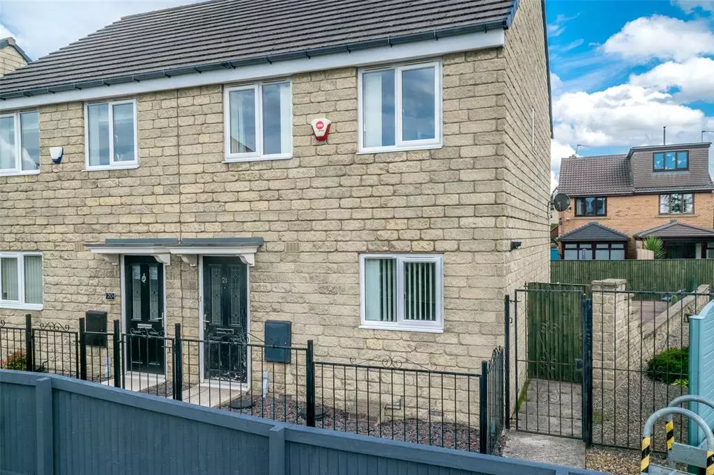 3 bedroom semi-detached house for sale