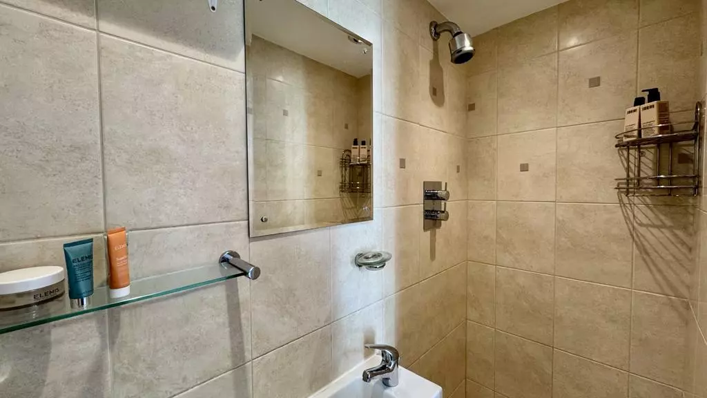 4 bedroom