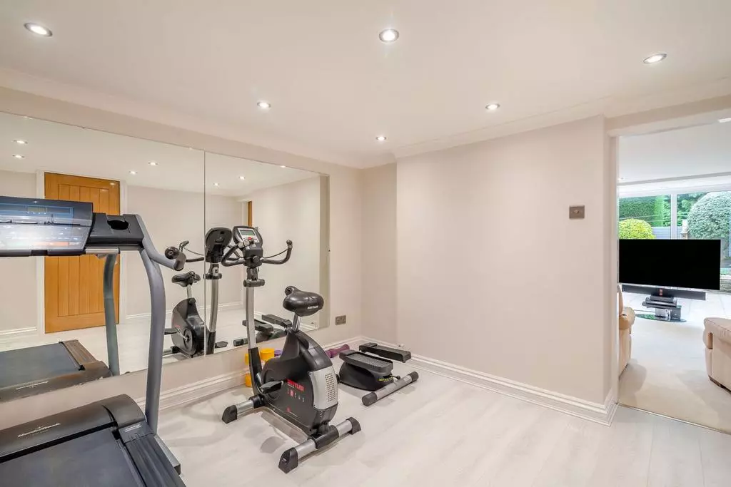 4 bedroom detached bungalow for sale