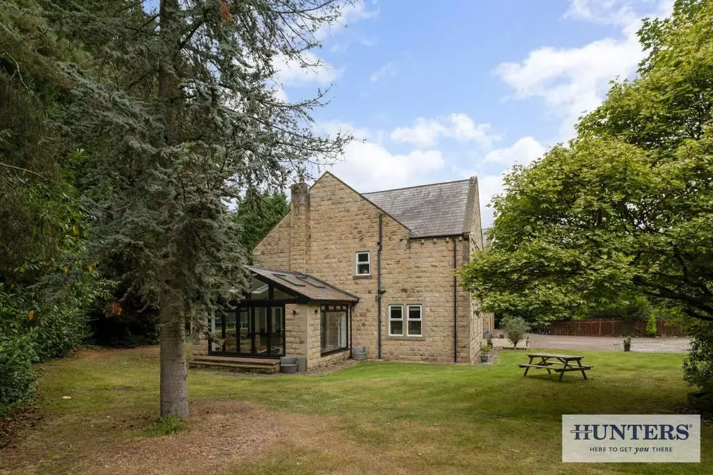 5 bedroom detached house for sale