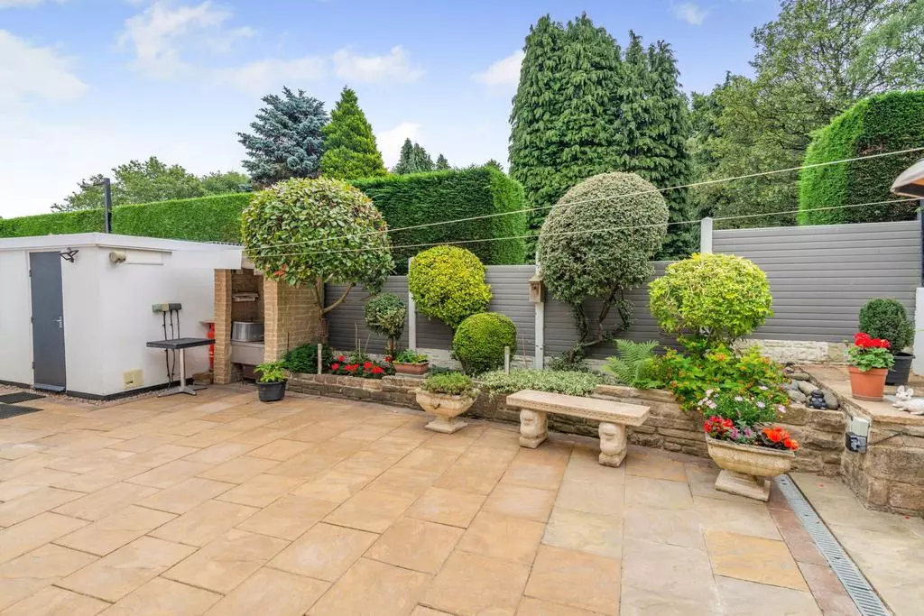 4 bedroom detached bungalow for sale