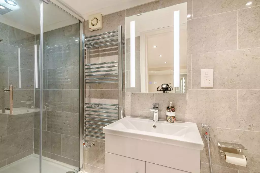 4 bedroom detached bungalow for sale