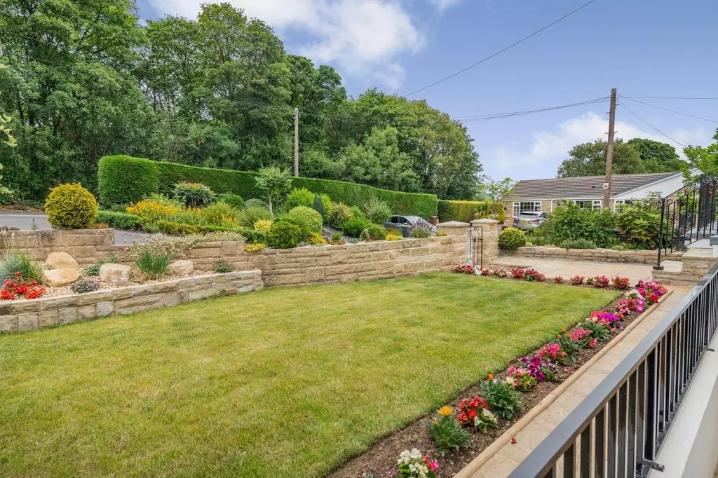 4 bedroom detached bungalow for sale